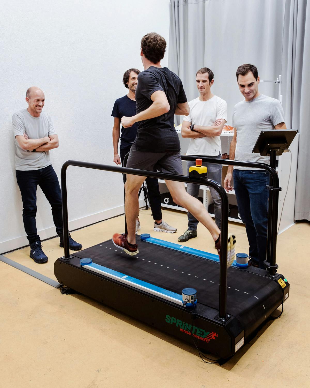 roger federer invests in on running